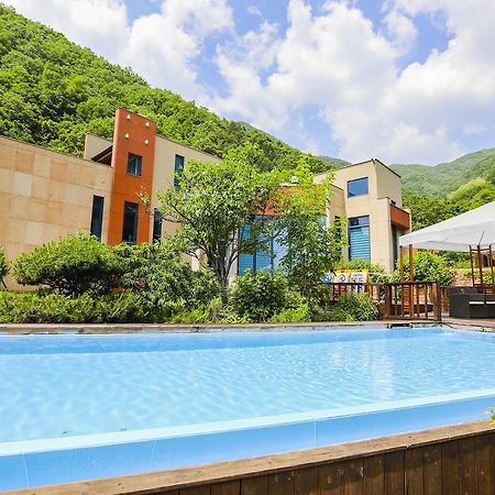 Penatess Pool Villa Чхунджу Экстерьер фото