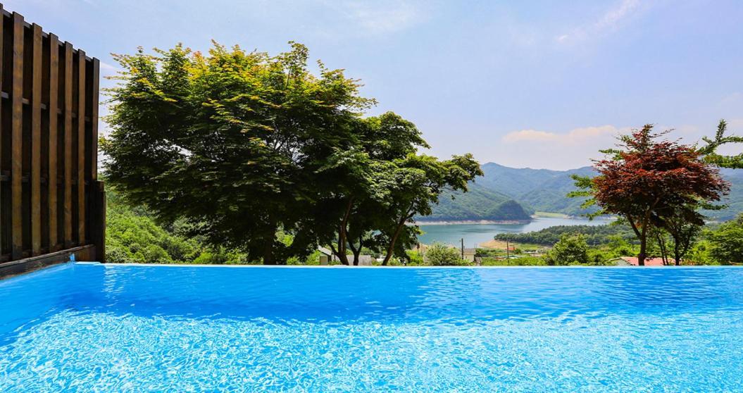 Penatess Pool Villa Чхунджу Экстерьер фото