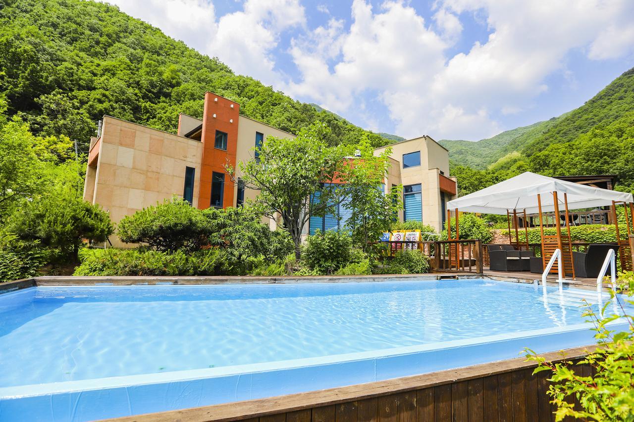 Penatess Pool Villa Чхунджу Экстерьер фото
